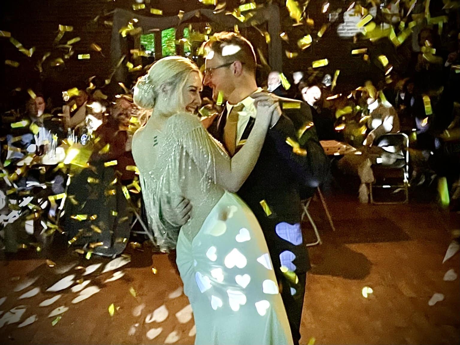 Confetti cannons - Wedding receptions Confetti canonns makes the perfect first dance
